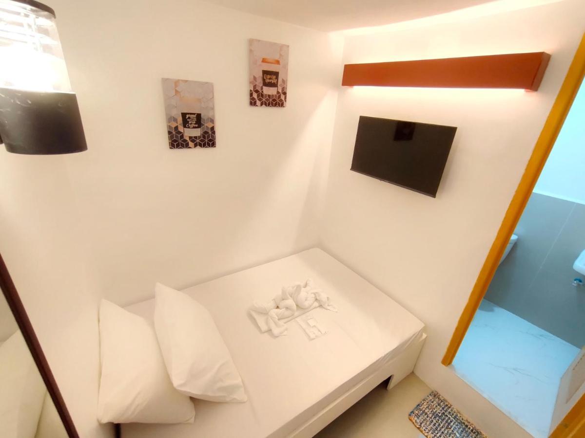 E Relaxed Haven Transient House Hotel Pasay Bagian luar foto