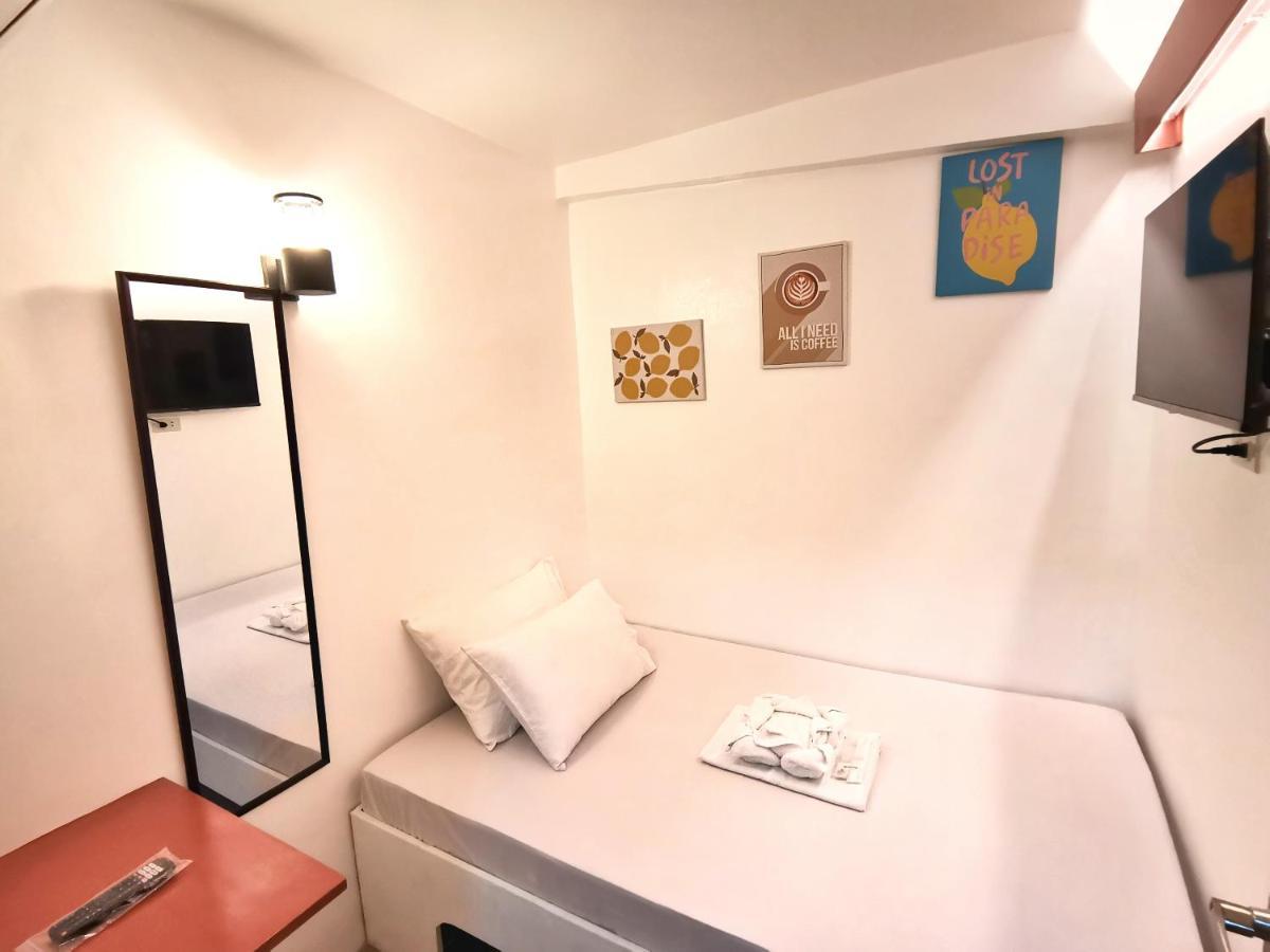 E Relaxed Haven Transient House Hotel Pasay Bagian luar foto